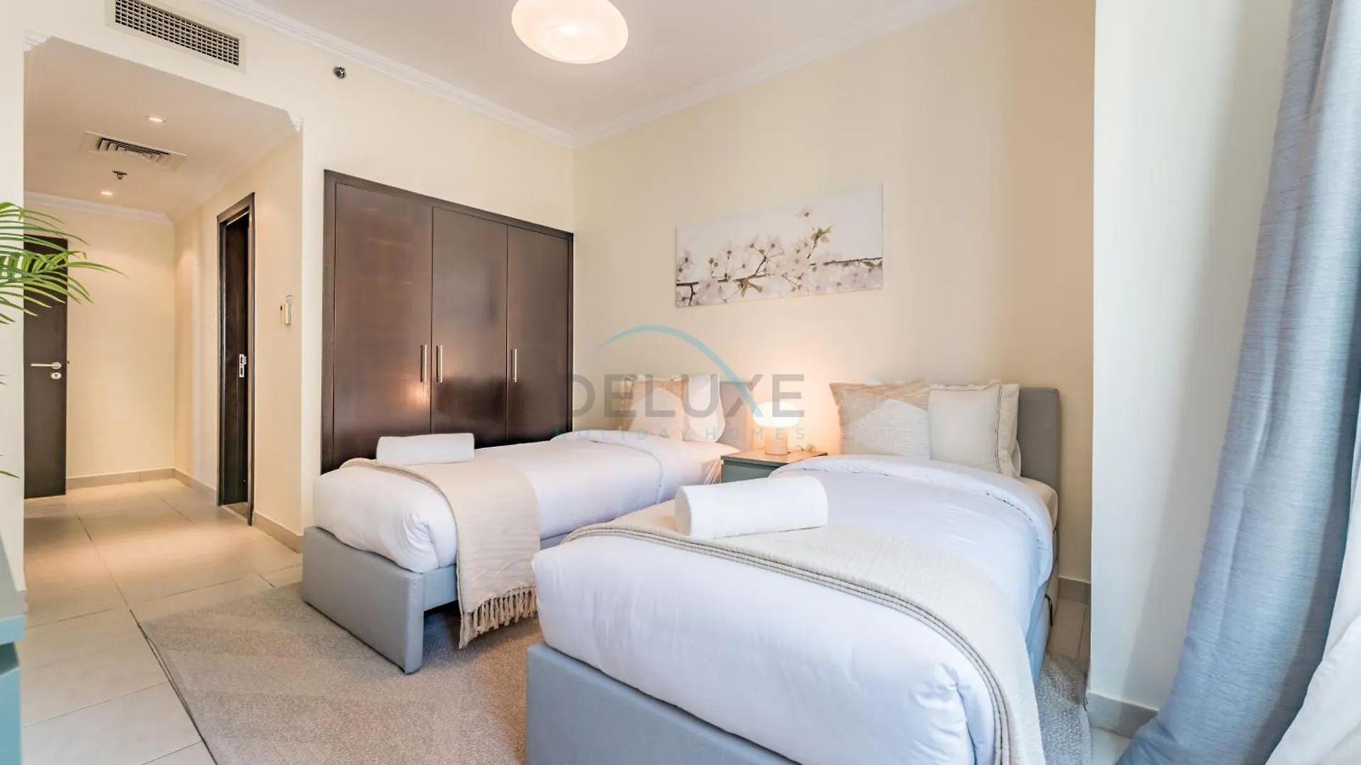 Apartment Partial Sea And City View 2Br With Balcony Near Dubai Marina Mall, Marina Quay West, Dubai Marina By Deluxe Holiday Homes